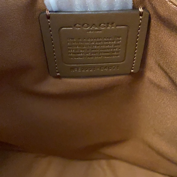 Coach Signature Baby Bag iM/Chalk NWT - Picture 10 of 11